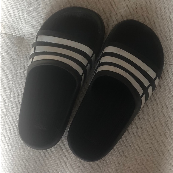 addidas kids sliders